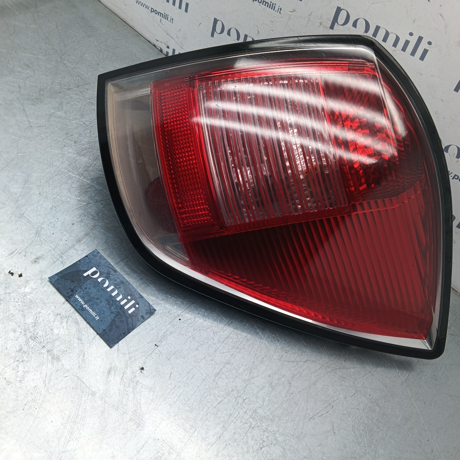 Pomili Fanaleria Opel Astra H SW fanale posteriore destro usato 24451840
