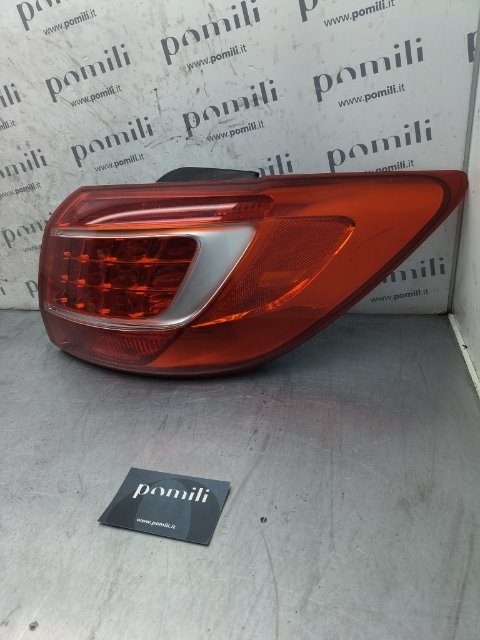 Pomili Fanaleria Kia Sportage 3a Serie fanale posteriore esterno destro