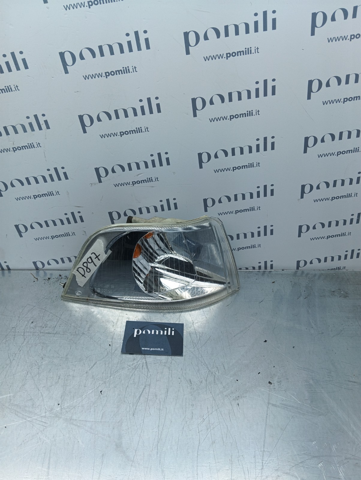 Pomili Fanaleria Freccia anteriore sinistra Volvo V40 (1995-2004) TVK75SAEI2P99 usata