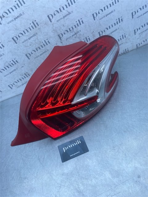 Pomili Fanaleria Peugeot 208 fanale posteriore destro