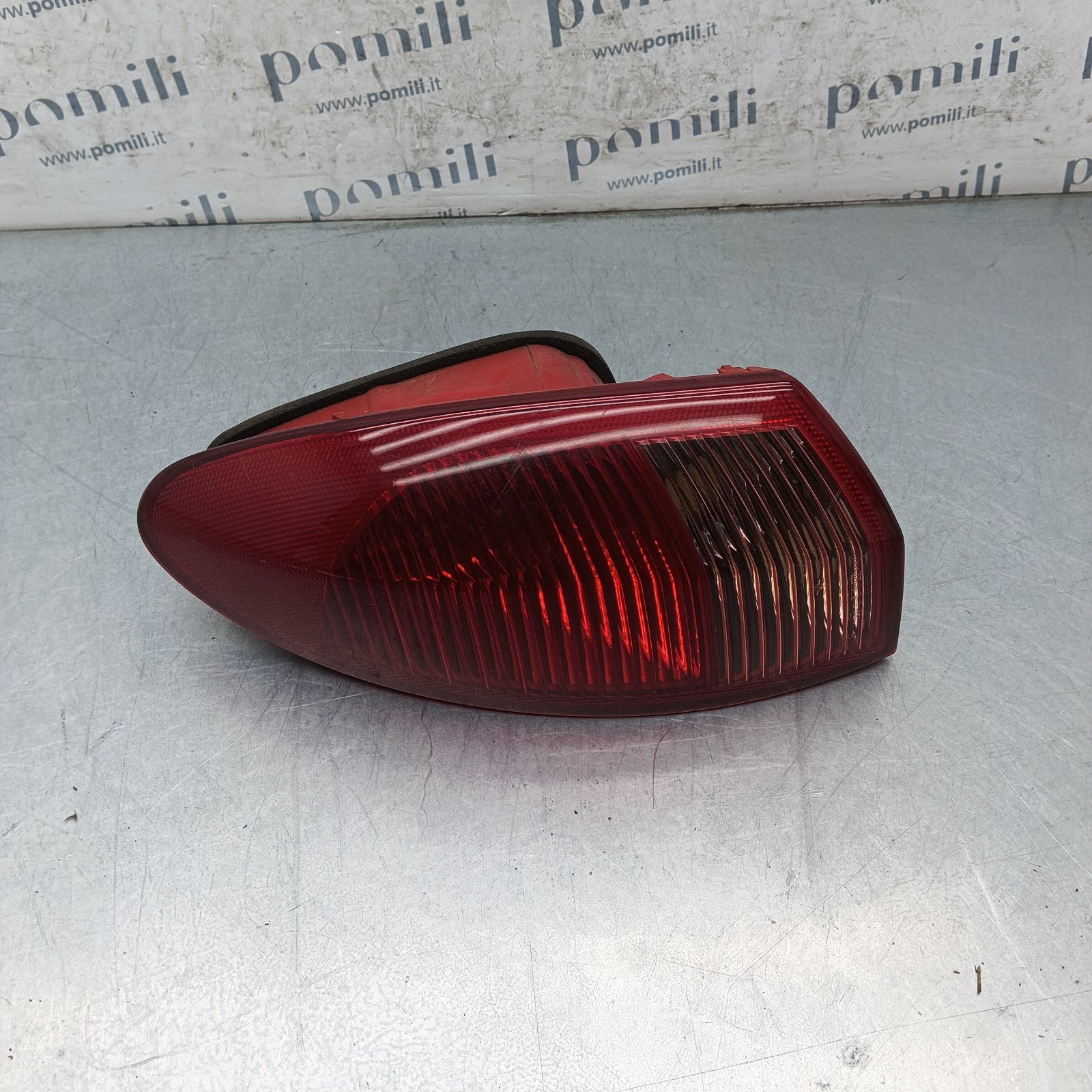 Pomili Fanaleria Alfa Romeo 147 fanale posteriore sinistro usato