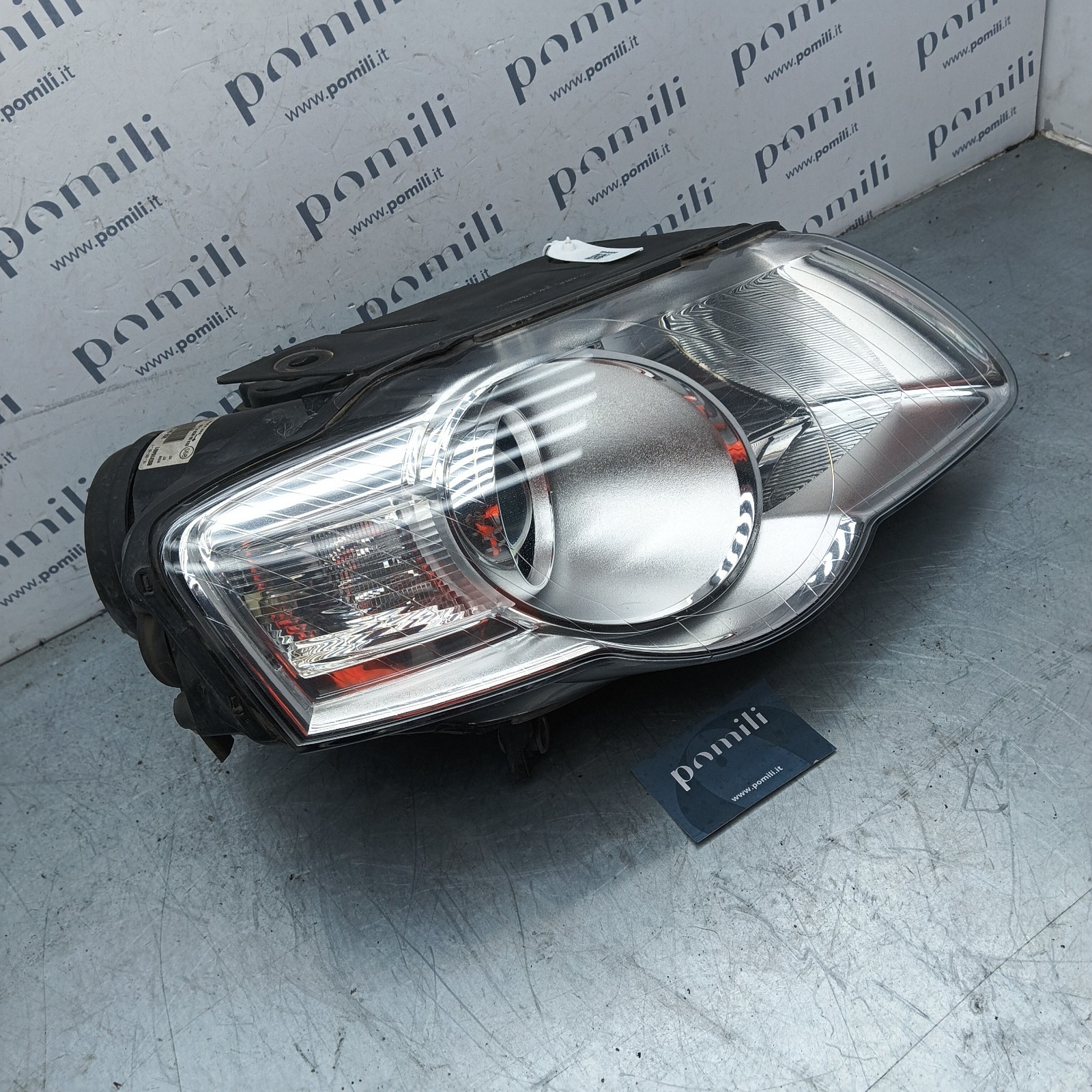 Pomili Fanaleria Volkswagen Passat B6 faro anteriore destro 89316401 usato