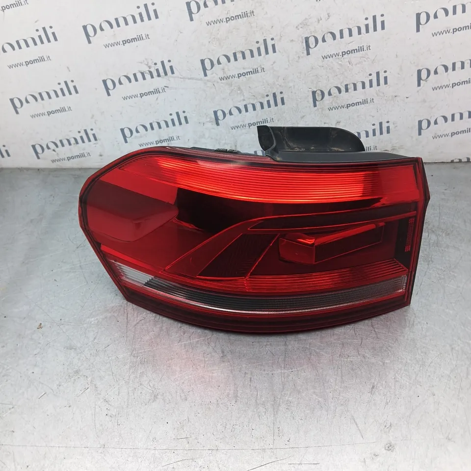 Pomili Fanaleria Fanale posteriore sinistro Volkswagen Touran L90084783 usato