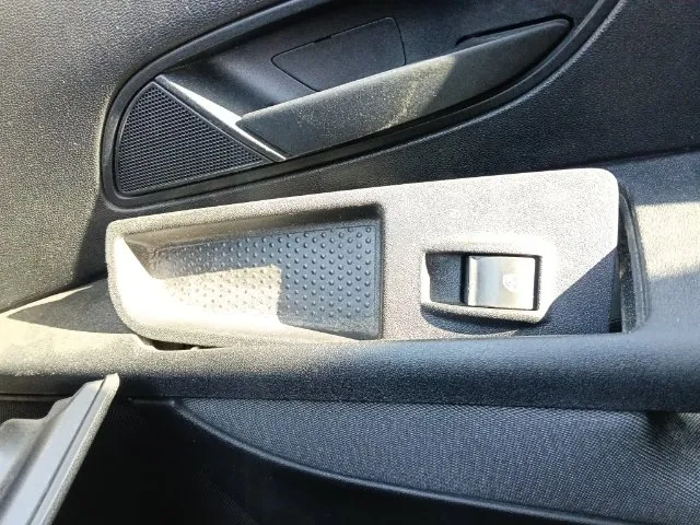 Pomili Rivestimenti interni Alzacristallo elettrico porta anteriore destro Fiat Grande Punto (2Y) (06/05>12/08<) usato