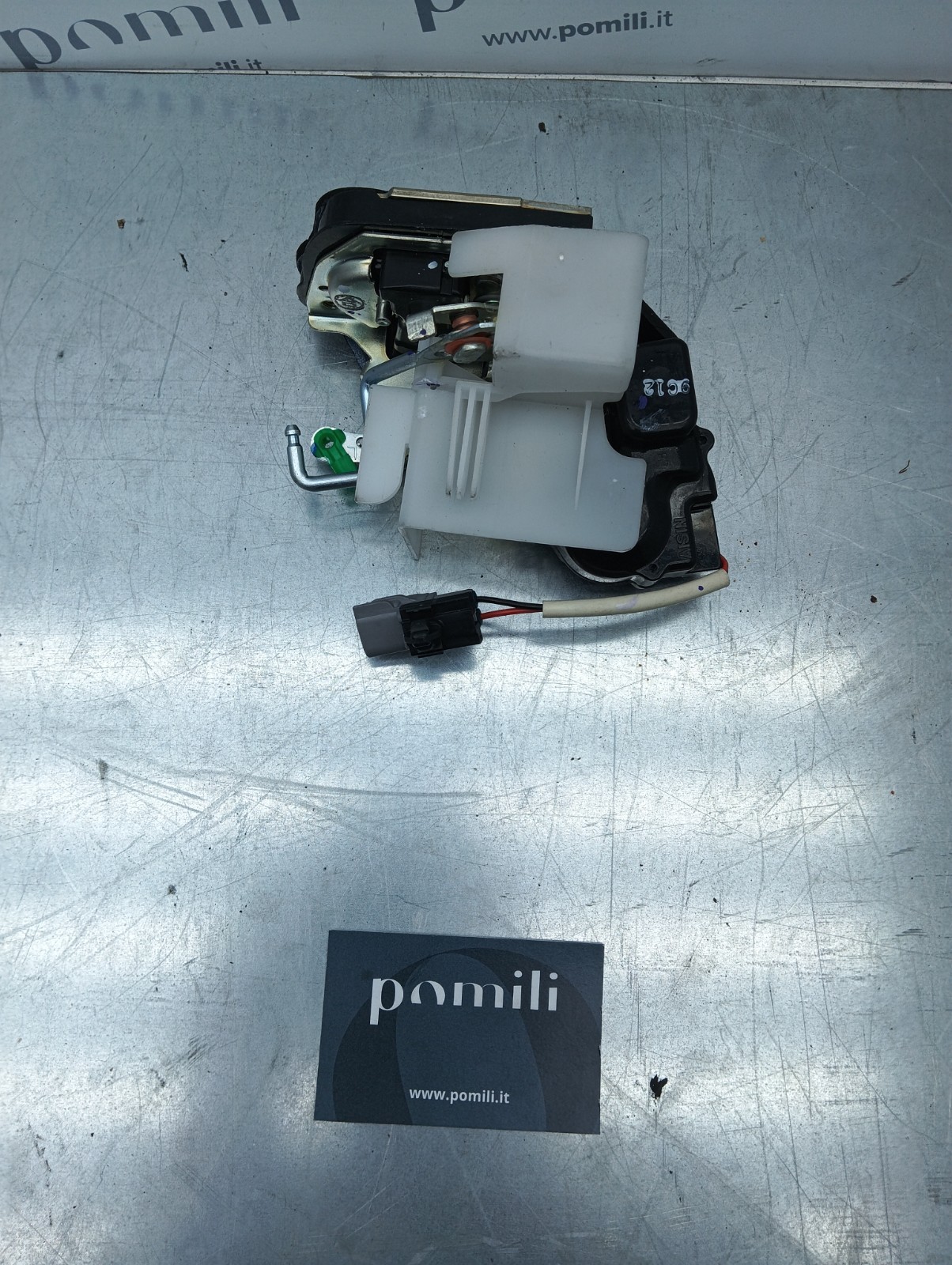 Pomili Lamierati esterni Serratura portiera posteriore sinistra Toyota RAV4 69060-42011 nuova