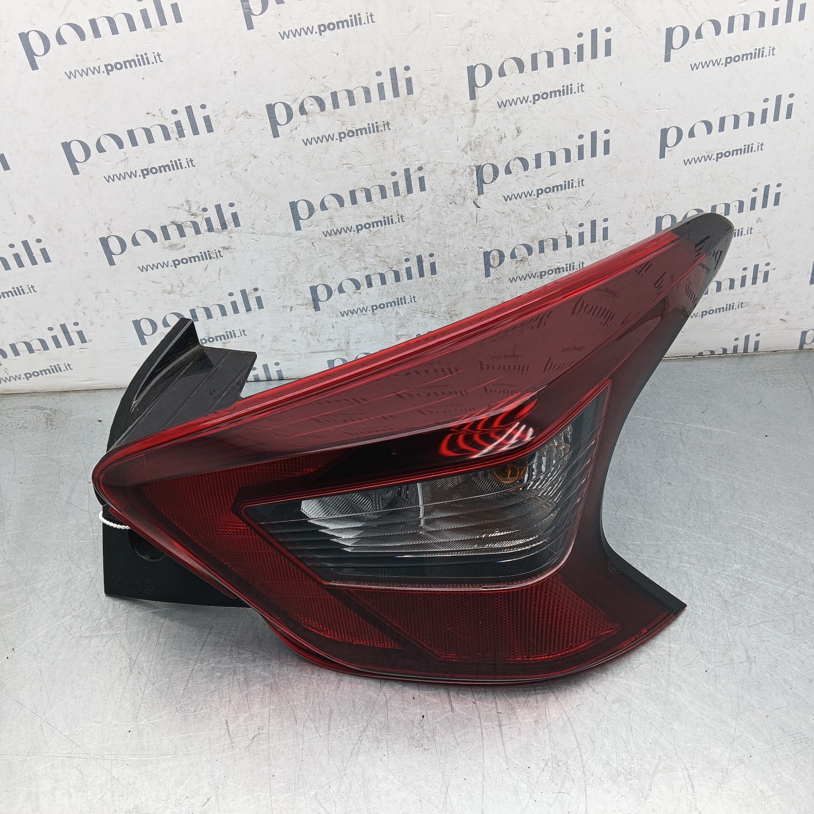 Pomili Fanaleria Nissan Micra K14 fanale posteriore destro usato