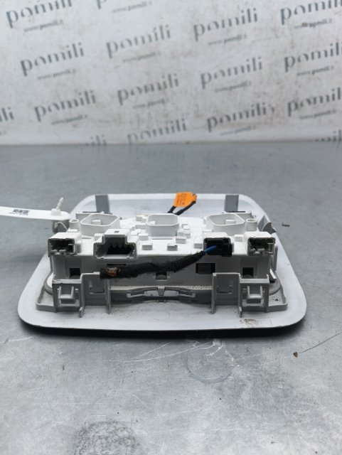 Pomili Fanaleria luce cortesia anteriore tetto Peugeot 2008