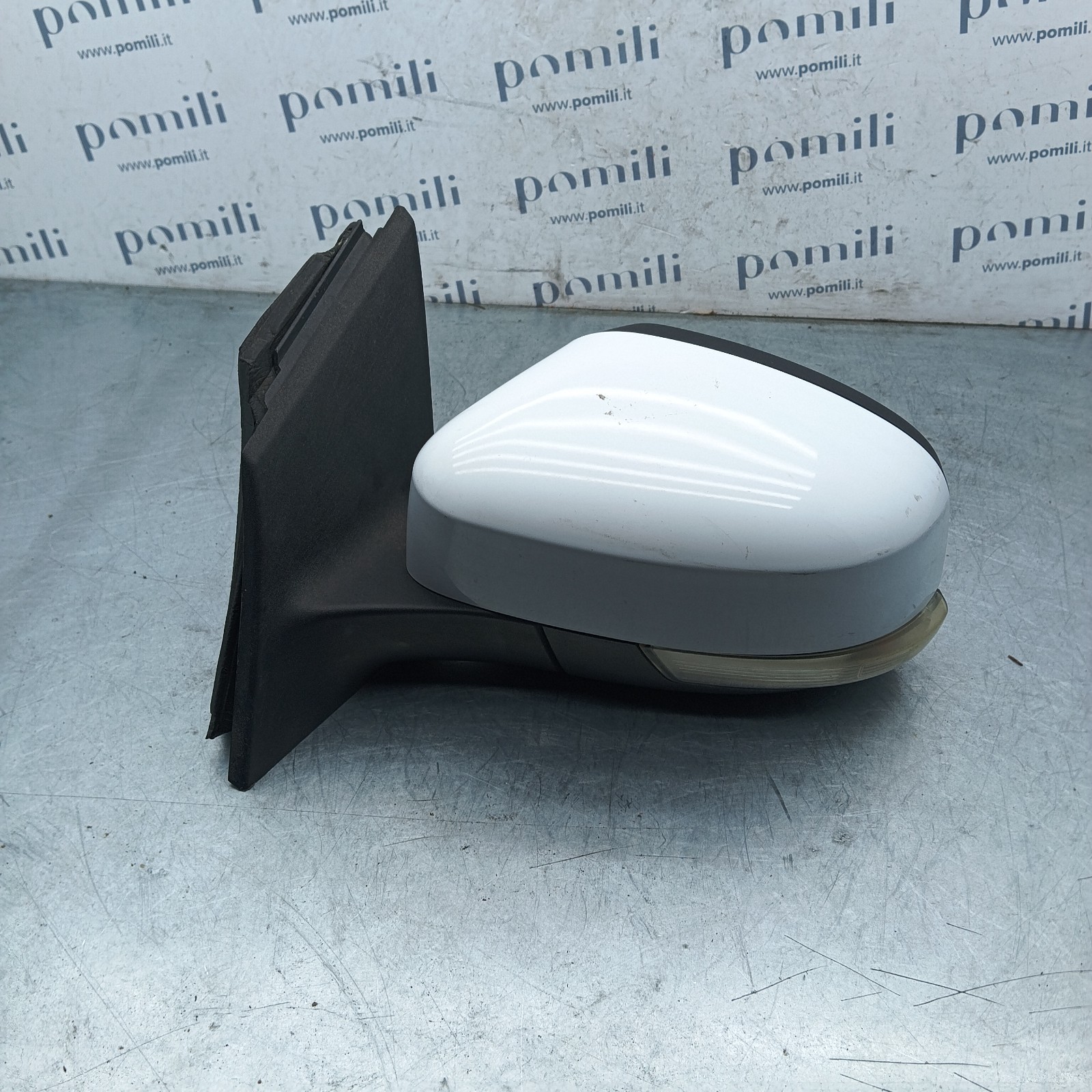 Pomili Cristalli Ford Focus III 212876179 specchietto sinistro 8 pin usato