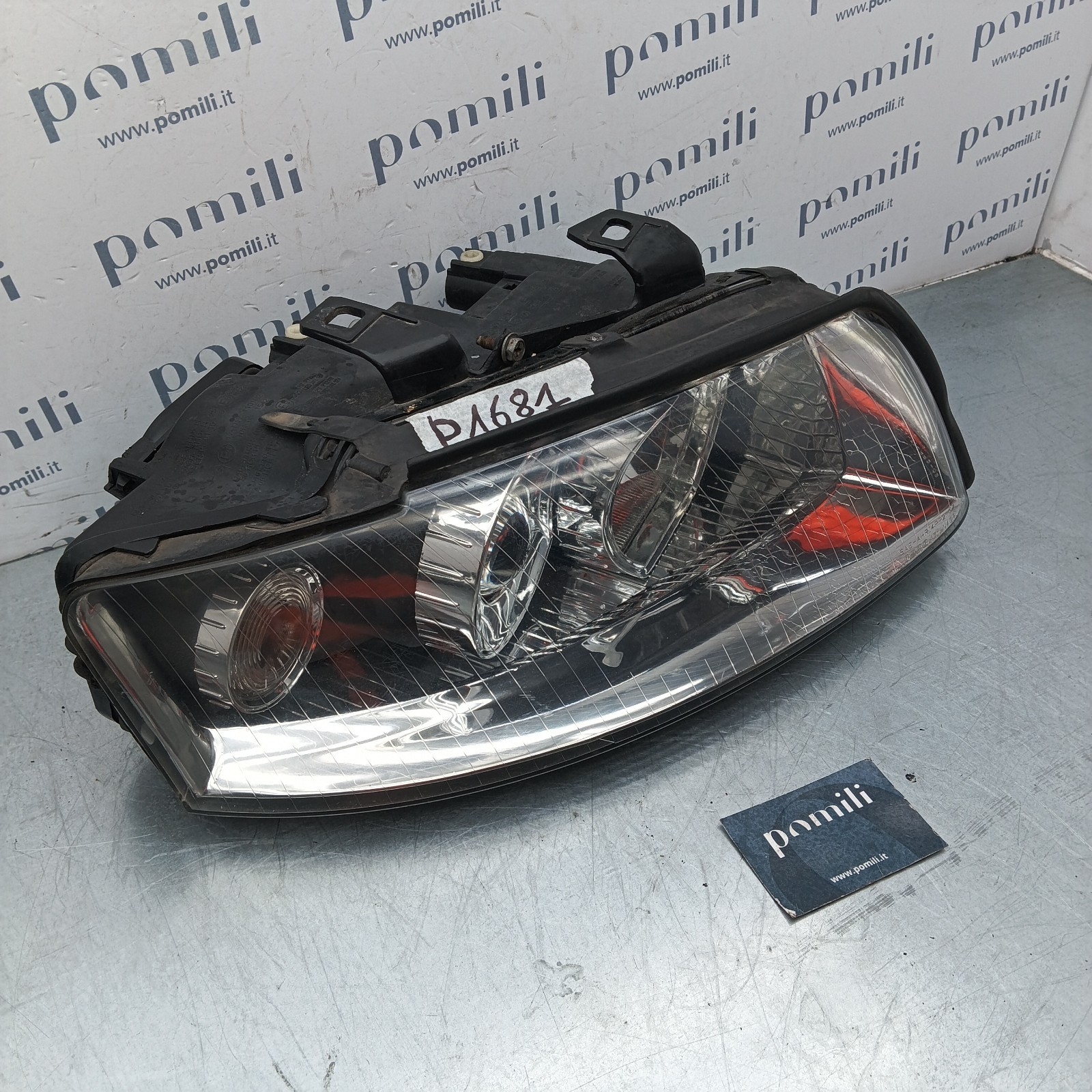 Pomili Fanaleria Faro anteriore destro Audi A4 B6 40-441-1146R usato