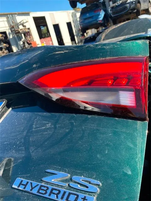 Pomili Fanaleria MG ZS fanale posteriore destro parte interna