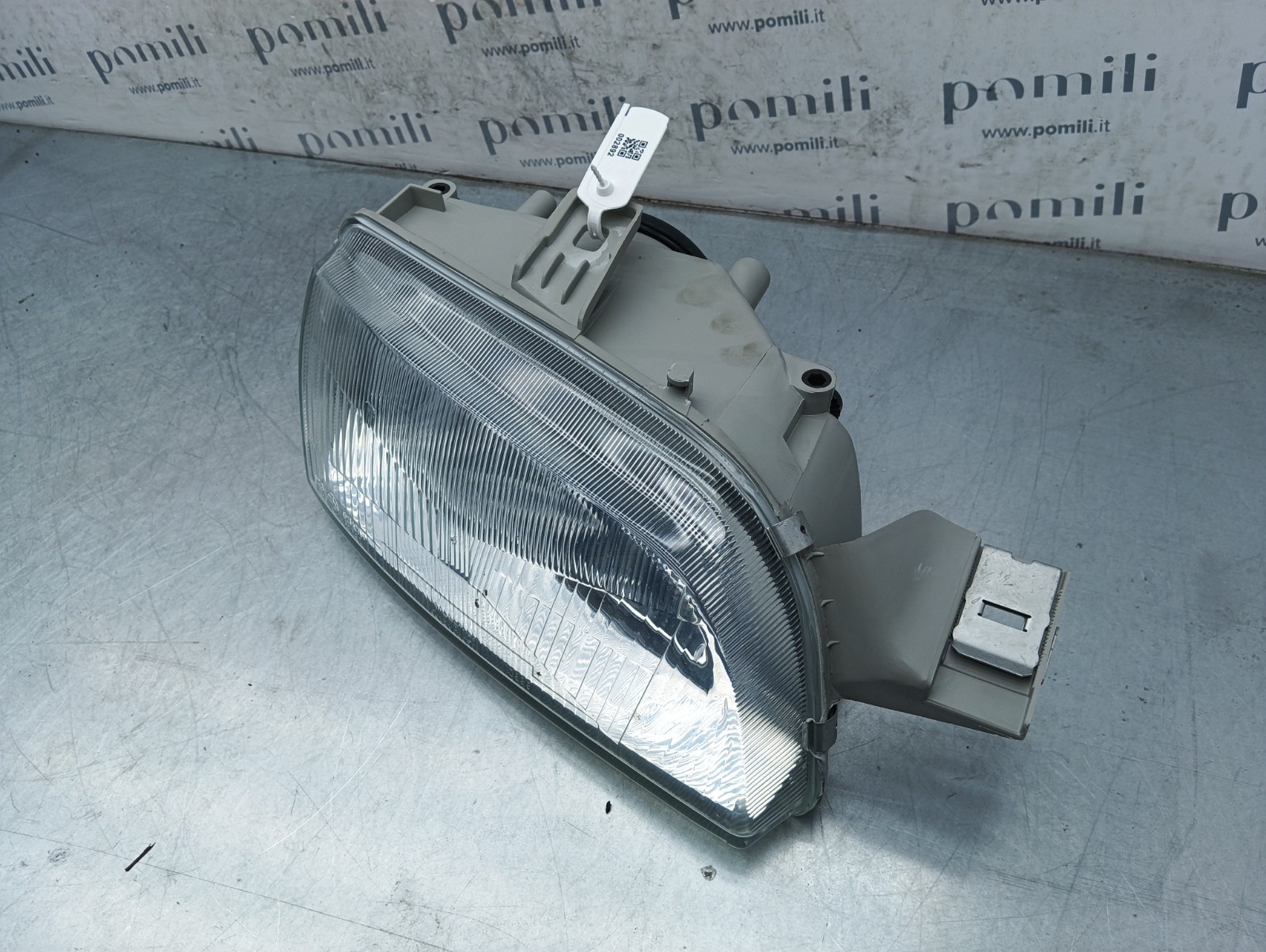 Pomili Fanaleria Fiat Punto II Faro anteriore destro 1999-2005 OEM 46402649