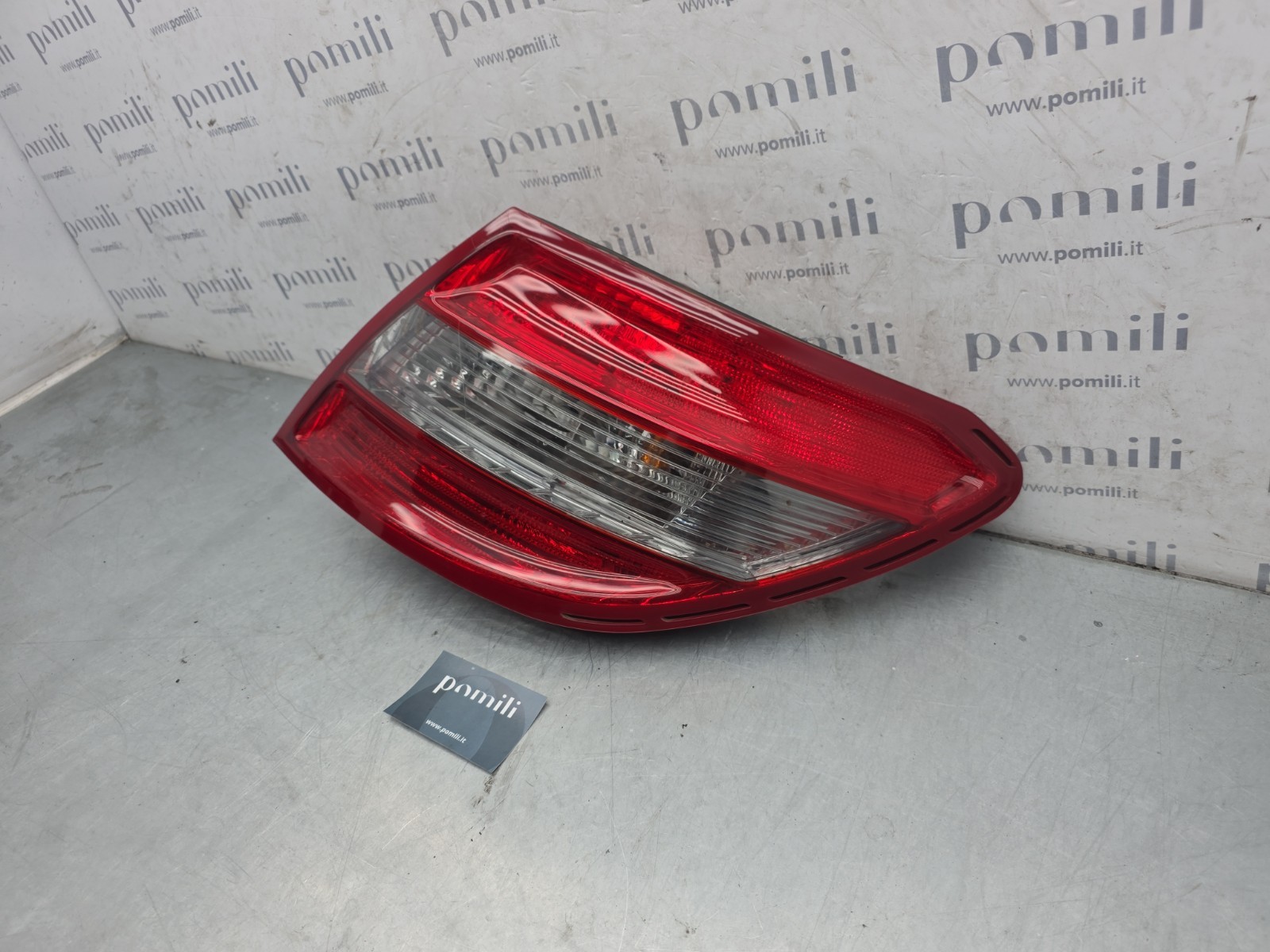 Pomili Fanaleria Mercedes-Benz Classe C W204 (2007-2011) 08-440-1950R-R fanale posteriore destro usato