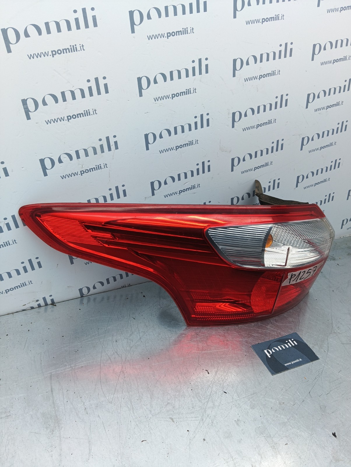 Pomili Fanaleria Ford Focus Mk3 2011-14 BM51-13405 fanale posteriore sinistro usato