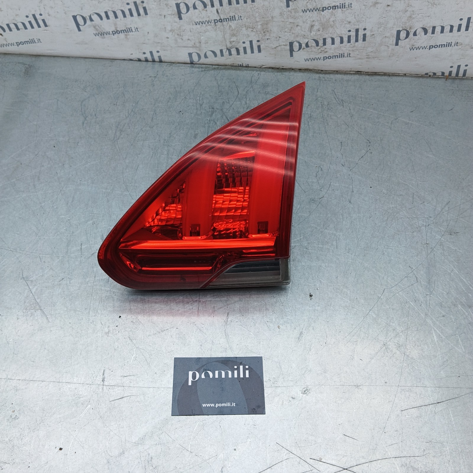 Pomili Fanaleria Fanale posteriore portellone Peugeot 2008 destro 9678074580 usato