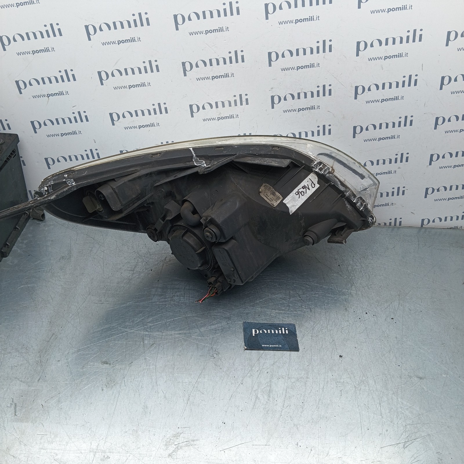 Pomili Fanaleria faro anteriore sinistro Hyundai i20 92101-4P000 usato