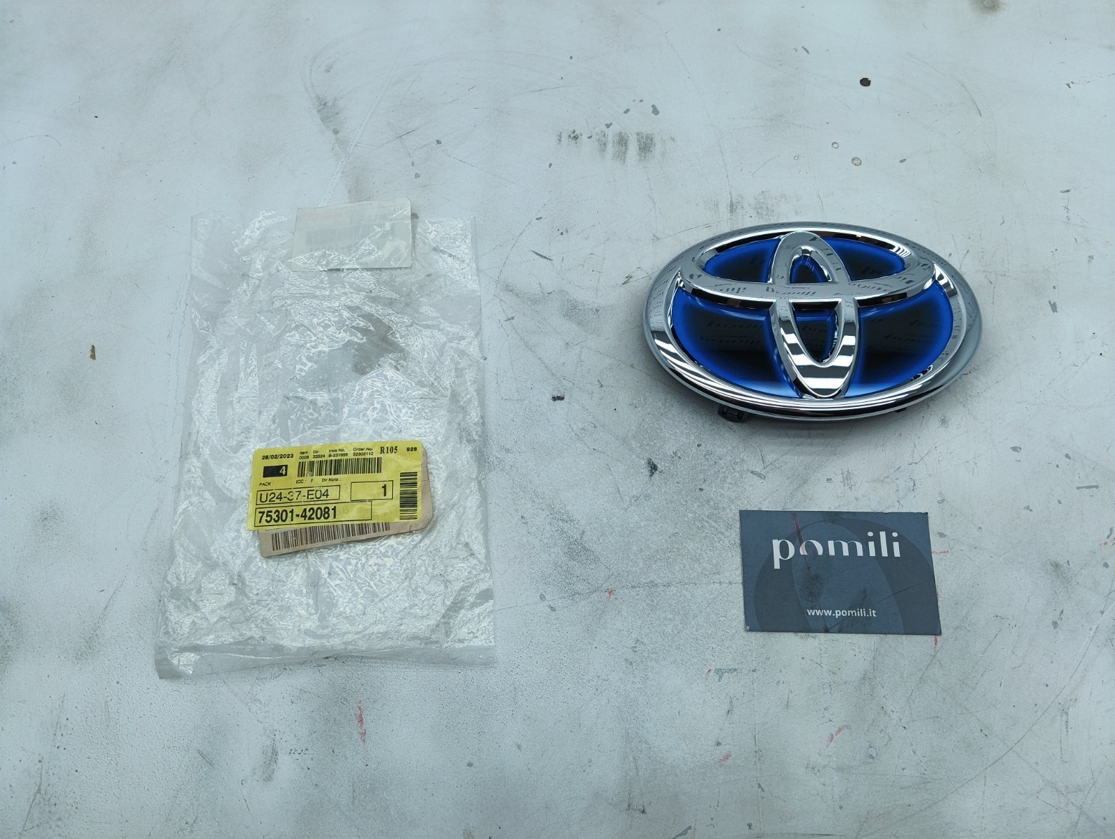 Pomili Lamierati esterni Stemma frontale Toyota RAV-4 75301-42081 nuovo
