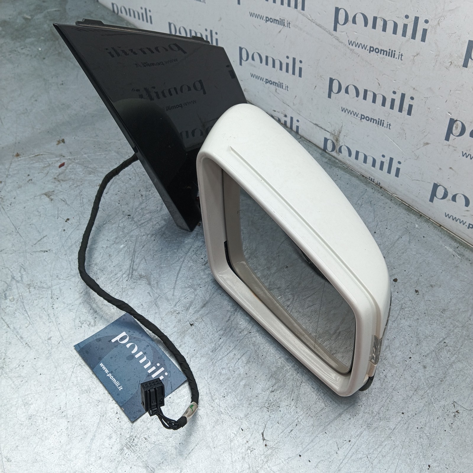 Pomili Classe B specchietto destro usato OEM 02468103016