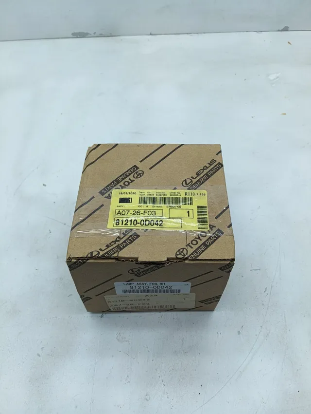 Pomili Fanaleria Fendinebbia destro Toyota 81210-0D042 nuovo