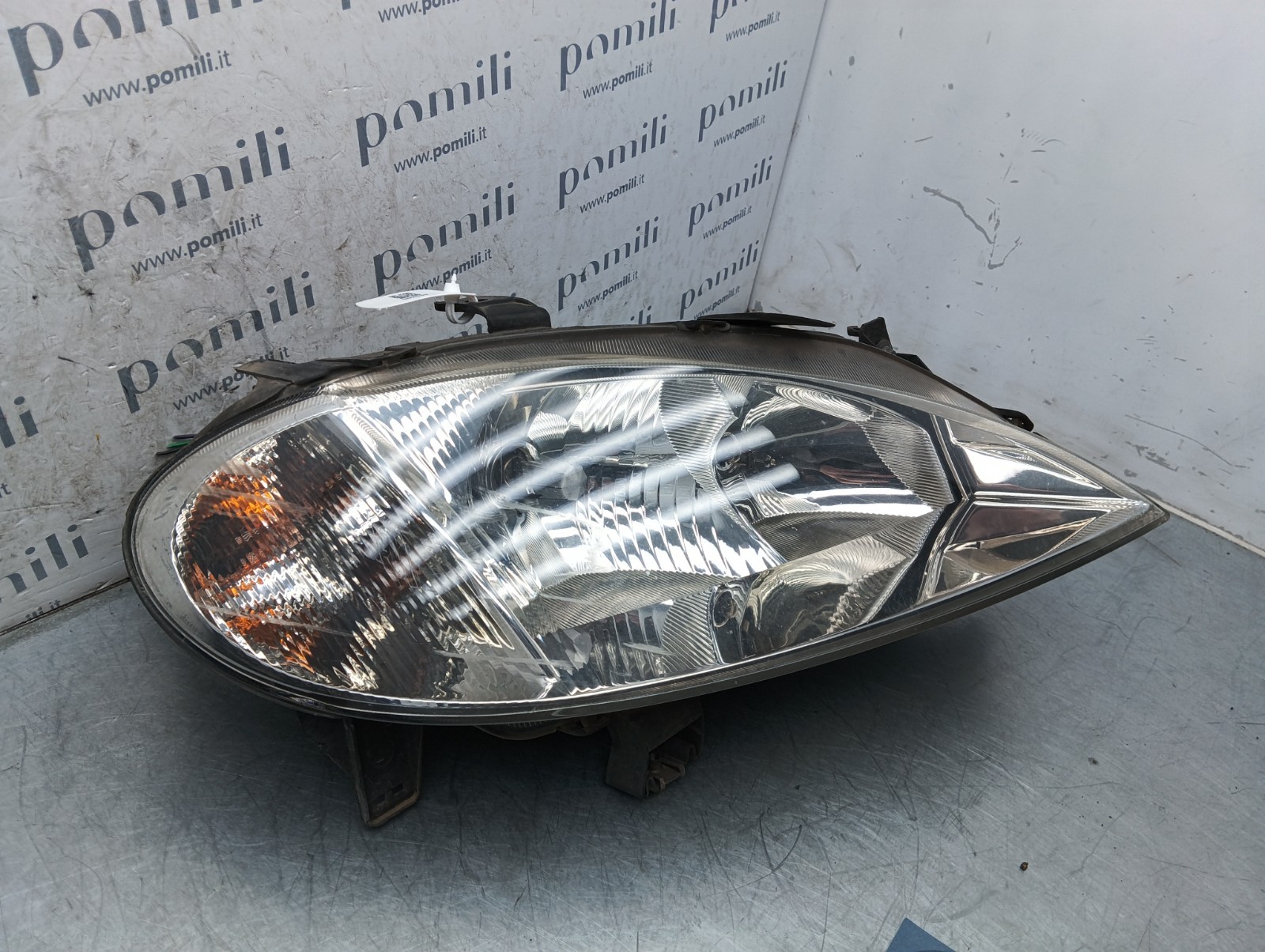 Pomili Fanaleria Renault Megane 7700427870D faro anteriore destro usato