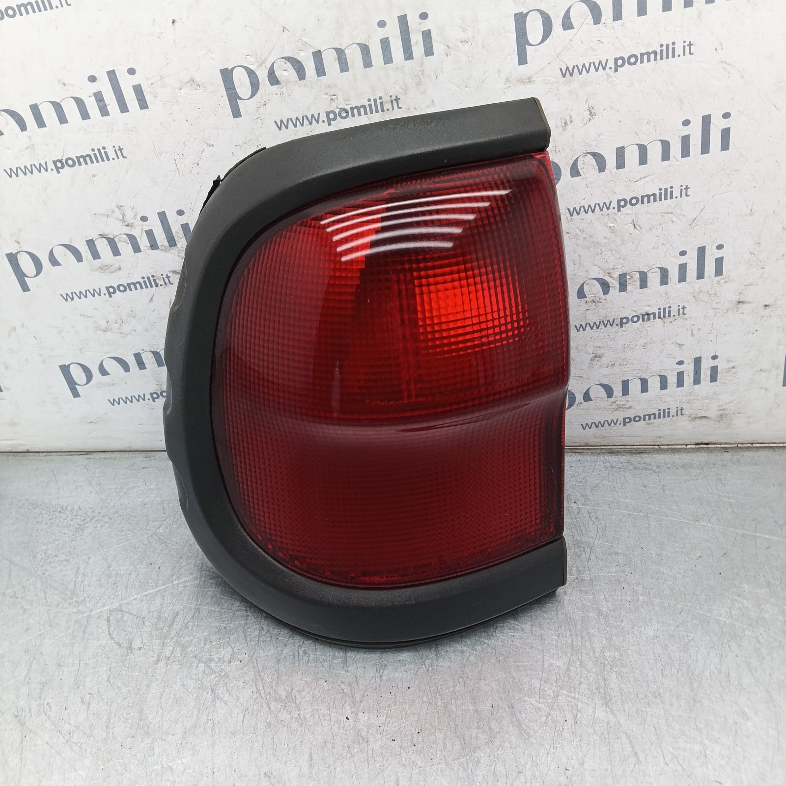 Pomili Fanaleria Fanale posteriore sinistro Nissan Terrano II (1996-2007) 268550X000 usato