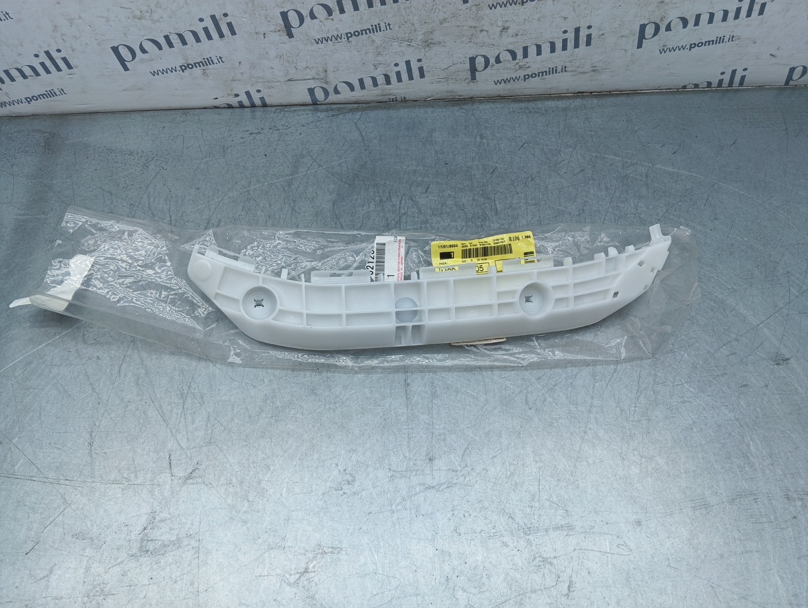 Pomili Paraurti posteriore Staffa destra supporto paraurti Toyota Verso-S 52575-52120
