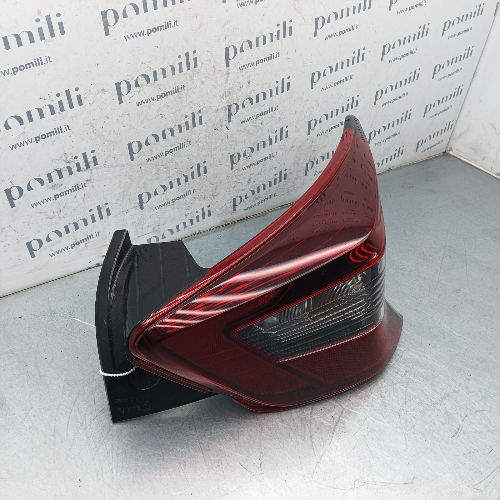 Pomili Fanaleria Nissan Micra K14 fanale posteriore destro usato