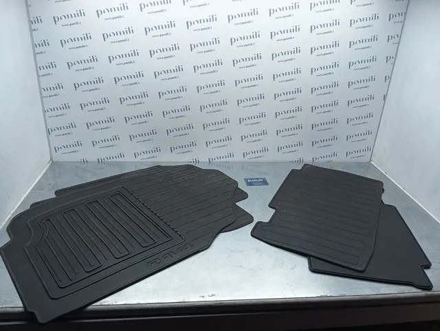 Pomili Rivestimenti interni e parti interne Toyota RAV4 tappetini in gomma PZ49L-X035A-RJ
