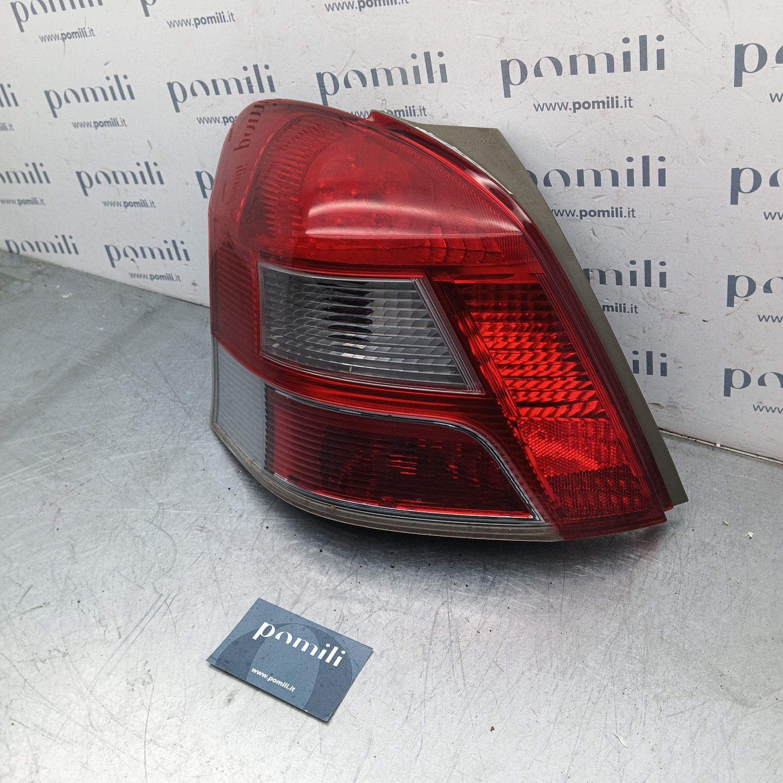 Pomili Fanaleria Toyota Yaris II fanale posteriore sinistro LED 815610D250