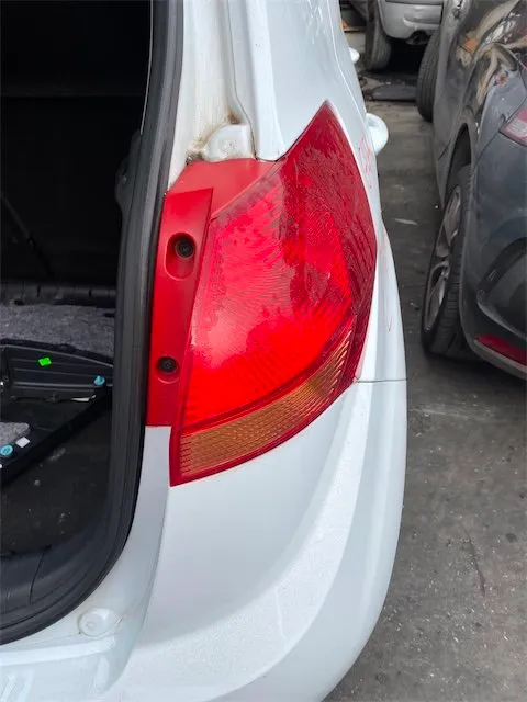 Pomili Fanaleria KIA VENGA fanale posteriore esterno destro