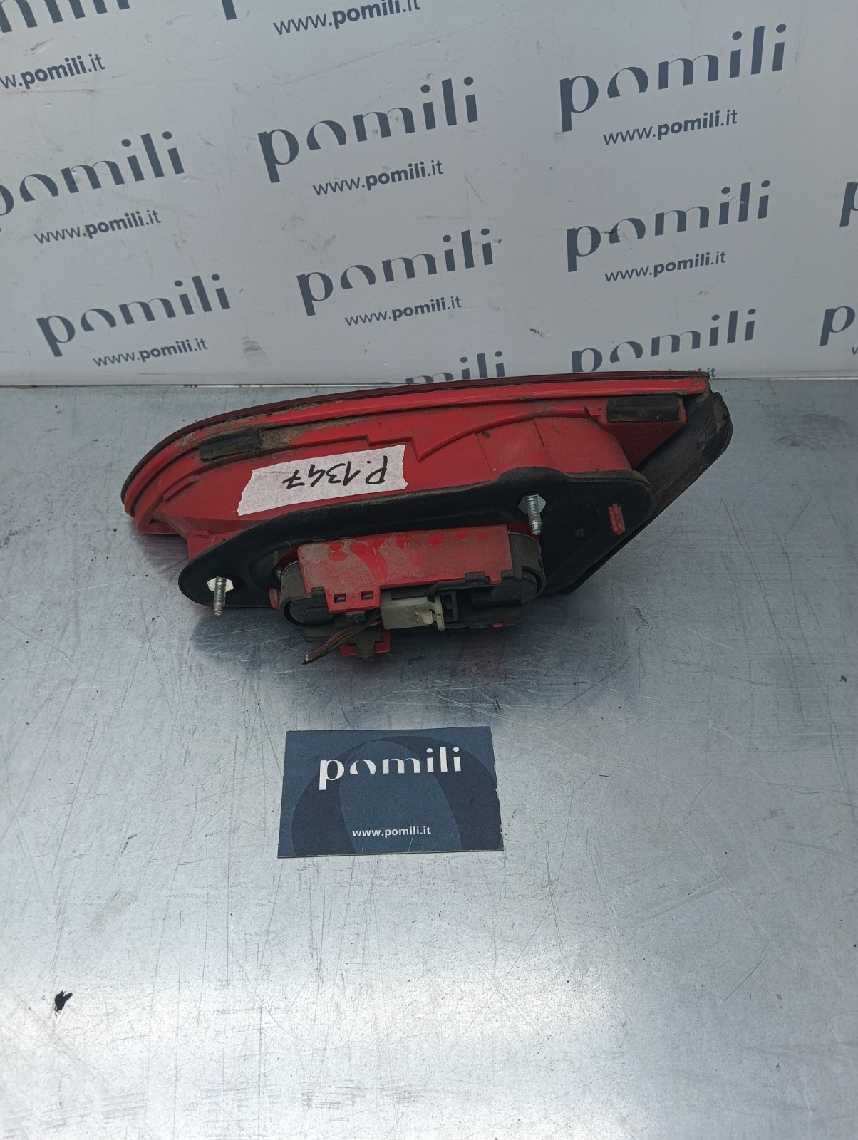 Pomili Fanaleria Alfa Romeo 159 fanalino portellone sinistro 27802002 usato
