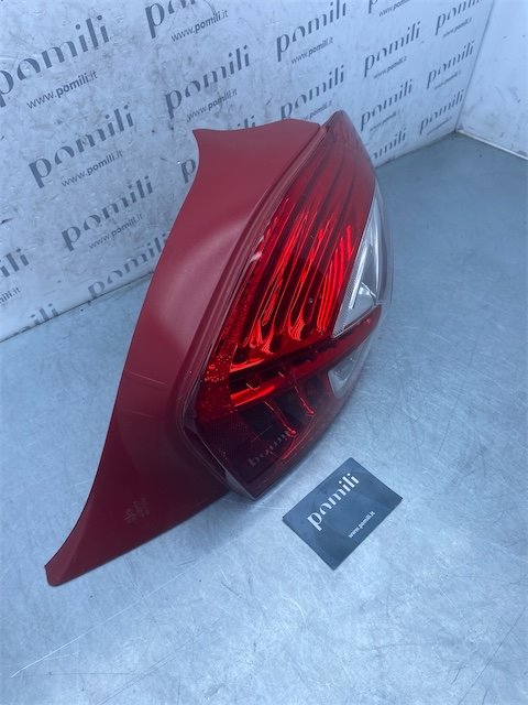Pomili Fanaleria Peugeot 208 fanale posteriore destro