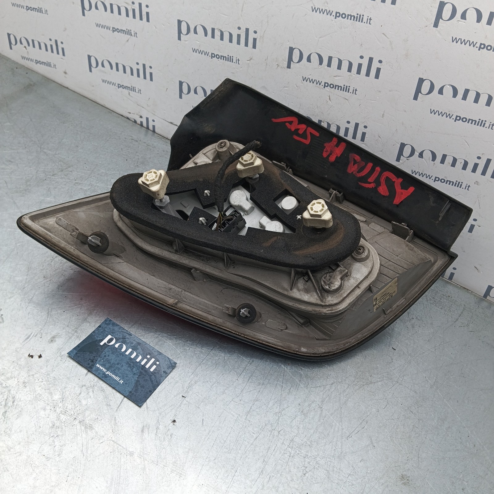 Pomili Fanaleria Opel Astra H SW fanale posteriore destro usato 24451840