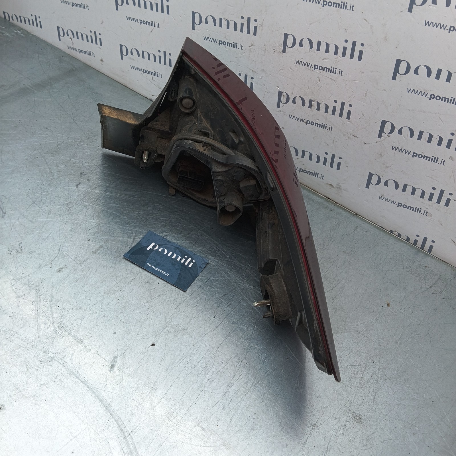 Pomili Fanaleria Fanale posteriore sinistro Renault Megane III 26555001R usato