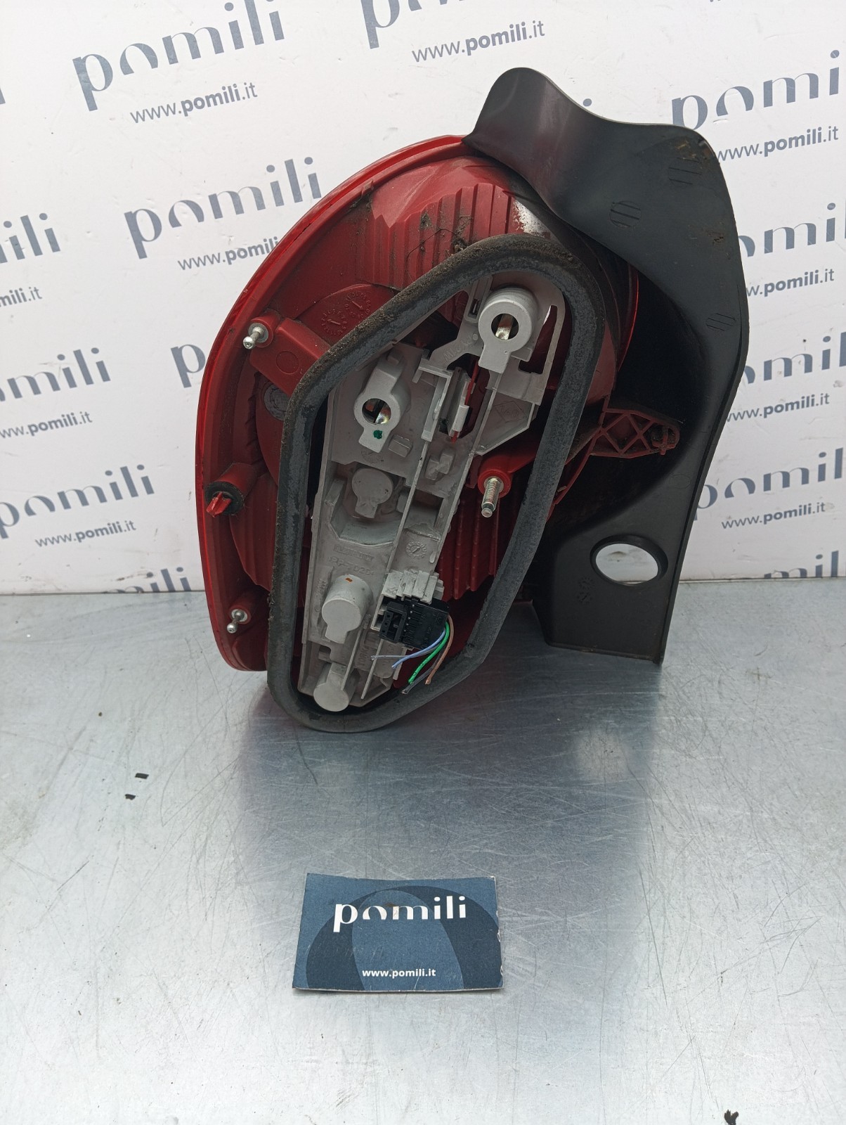 Pomili Fanaleria Fanale posteriore destro Renault Modus 8200655990 usato