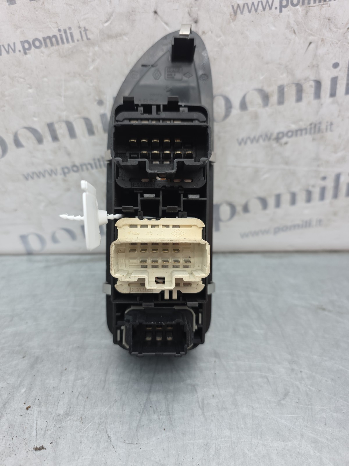Pomili Rivestimenti interni e parti interne Pulsantiera anteriore sinistra Renault Laguna II 8200397299B usata