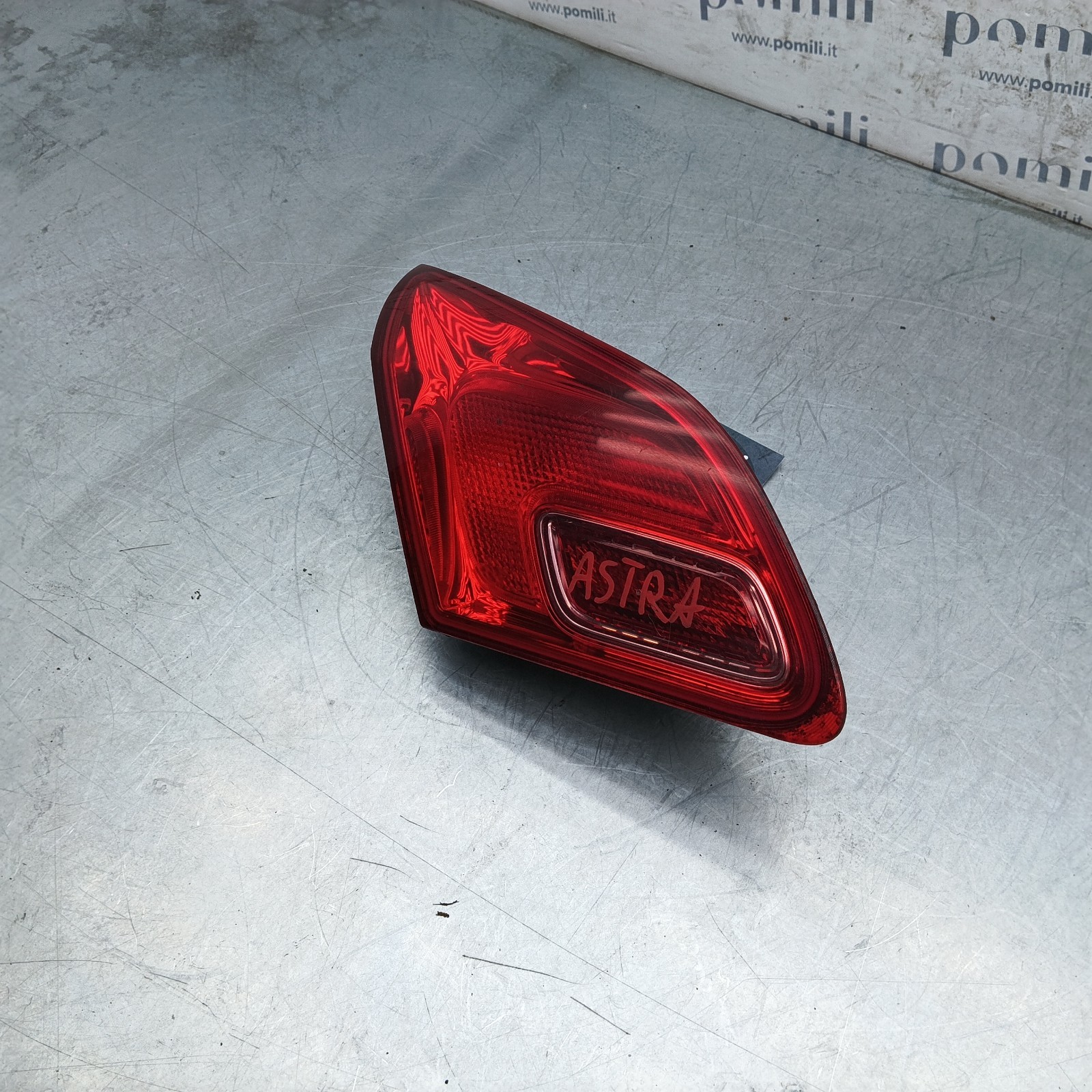 Pomili Fanaleria Opel Astra J I090098 fanale posteriore sinistro portellone usato