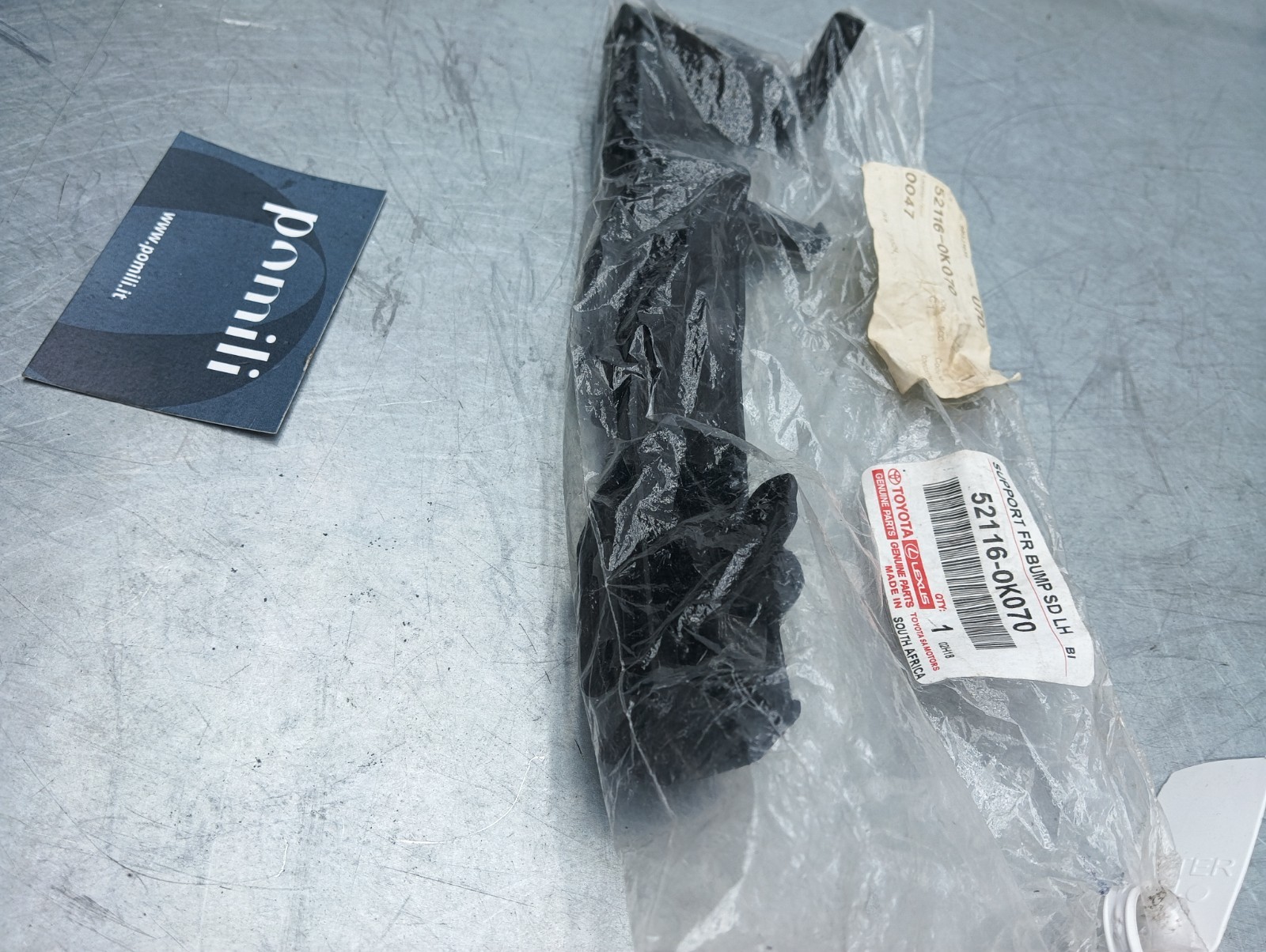 Pomili Paraurti anteriore Toyota Hilux 52116-0K070 supporto sinistro