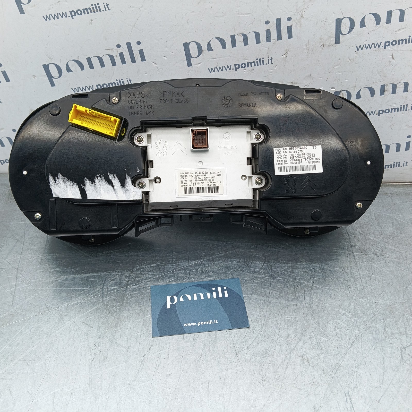 Pomili Rivestimenti interni e parti interne Peugeot 5008 1 serie quadro strumenti usato