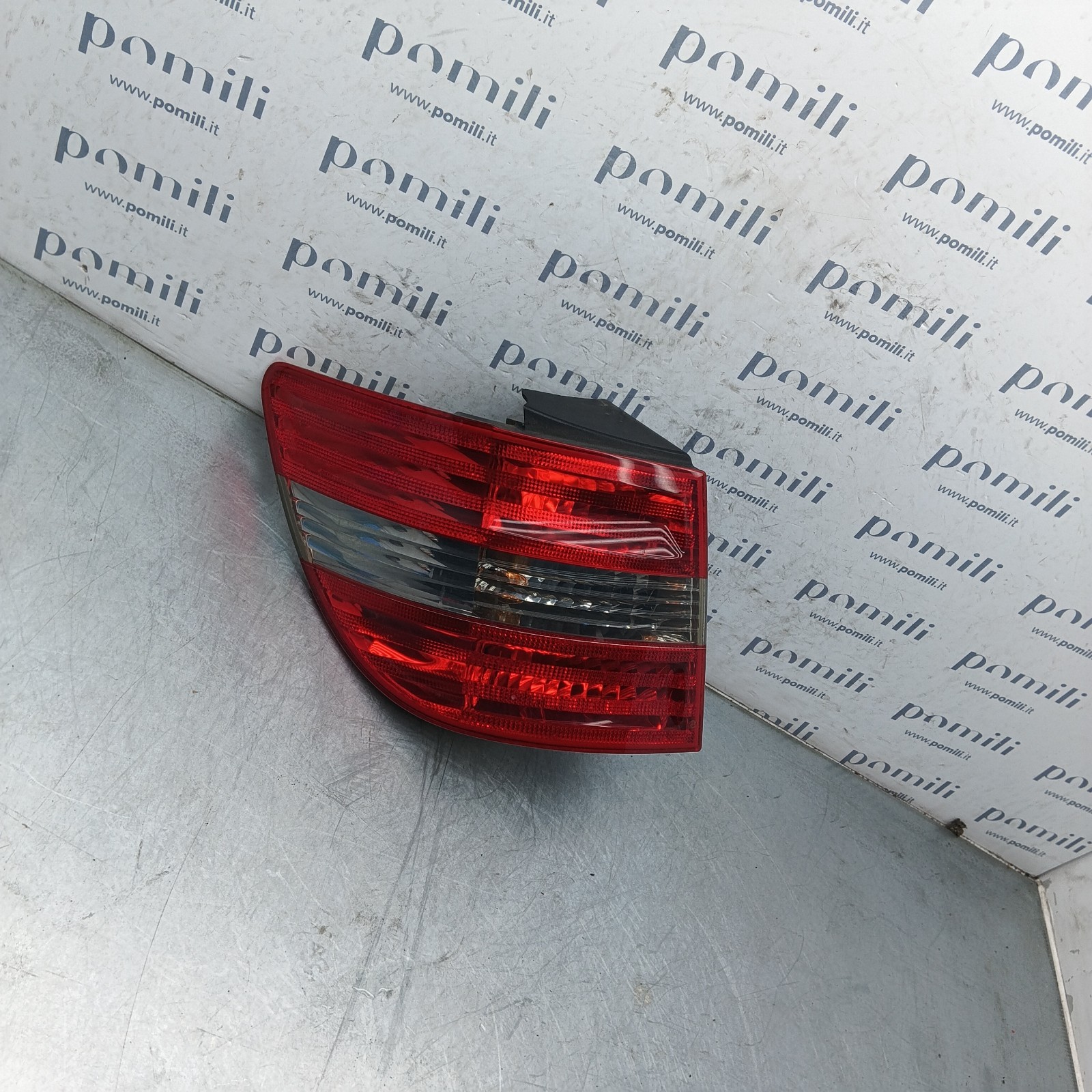 Pomili Fanaleria Classe B W245 fanale posteriore sinistro usato