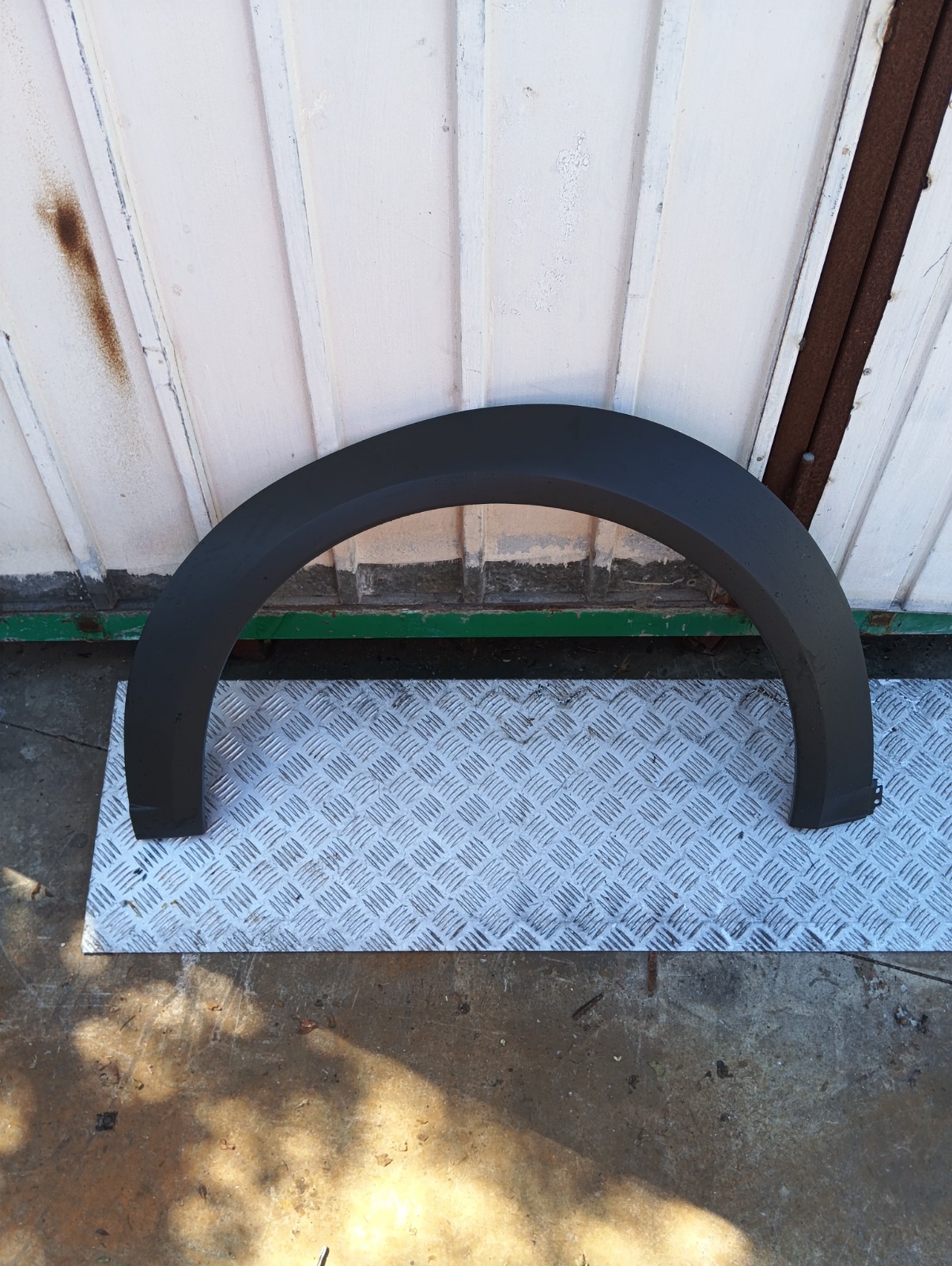 Pomili Lamierati esterni Rifinitura arco ruota destro Ford Tourneo Connect / Transit Connect 2T14A278L00 nuova