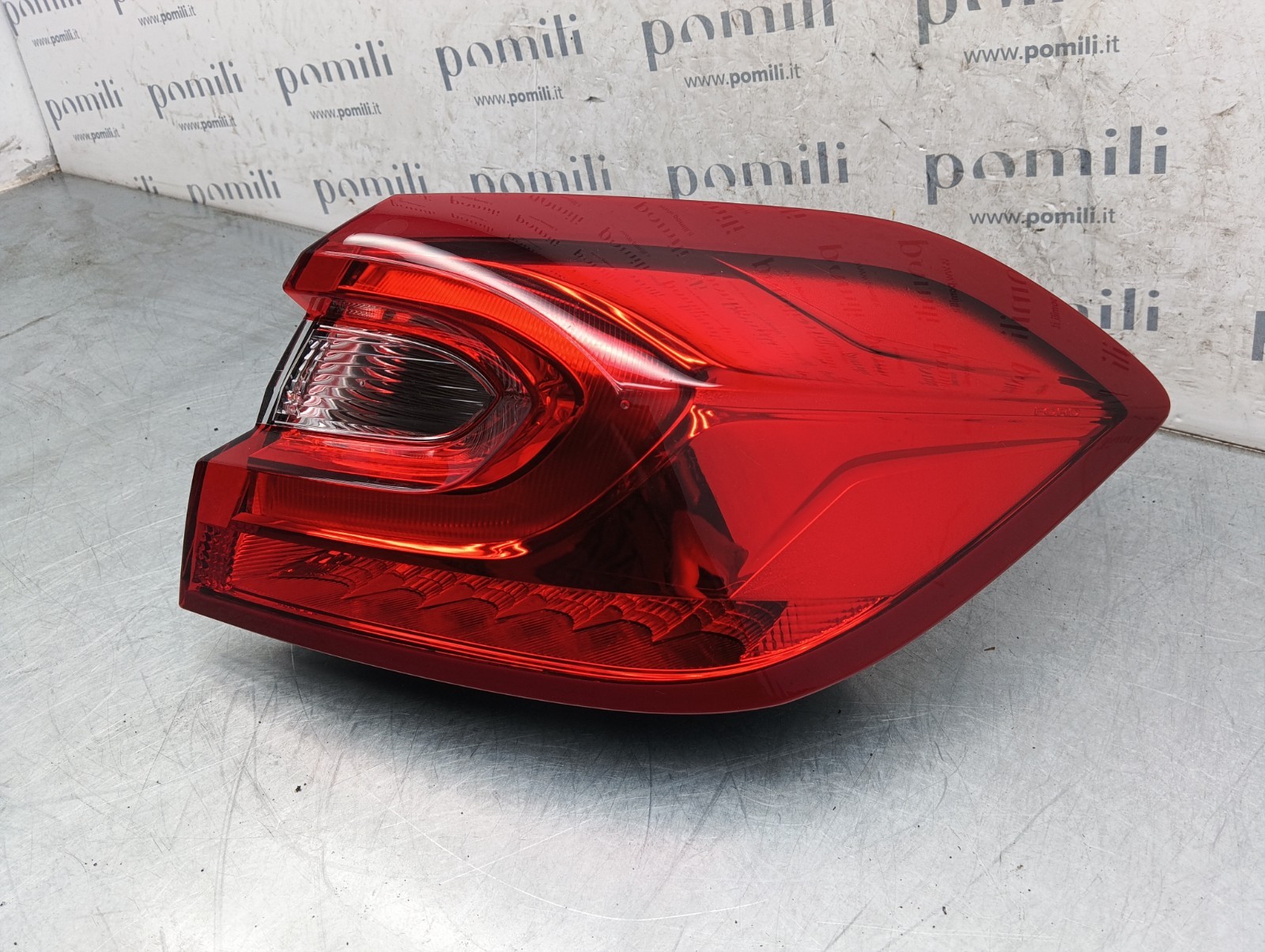 Pomili Fanaleria fanale posteriore destro Ford Fiesta H1BB13404BK usato