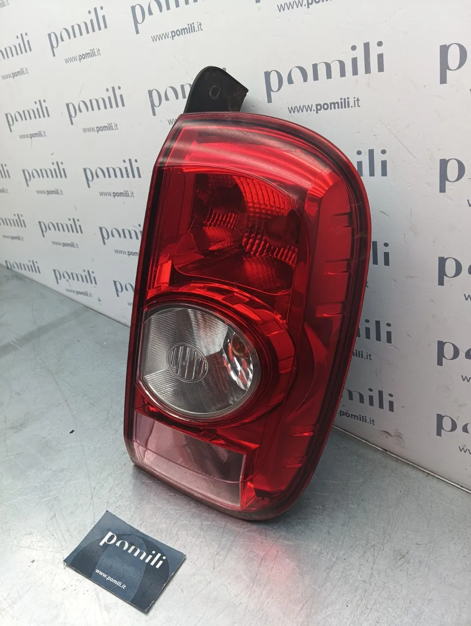 Pomili Fanaleria Dacia Duster fanale destro 265500033R usato