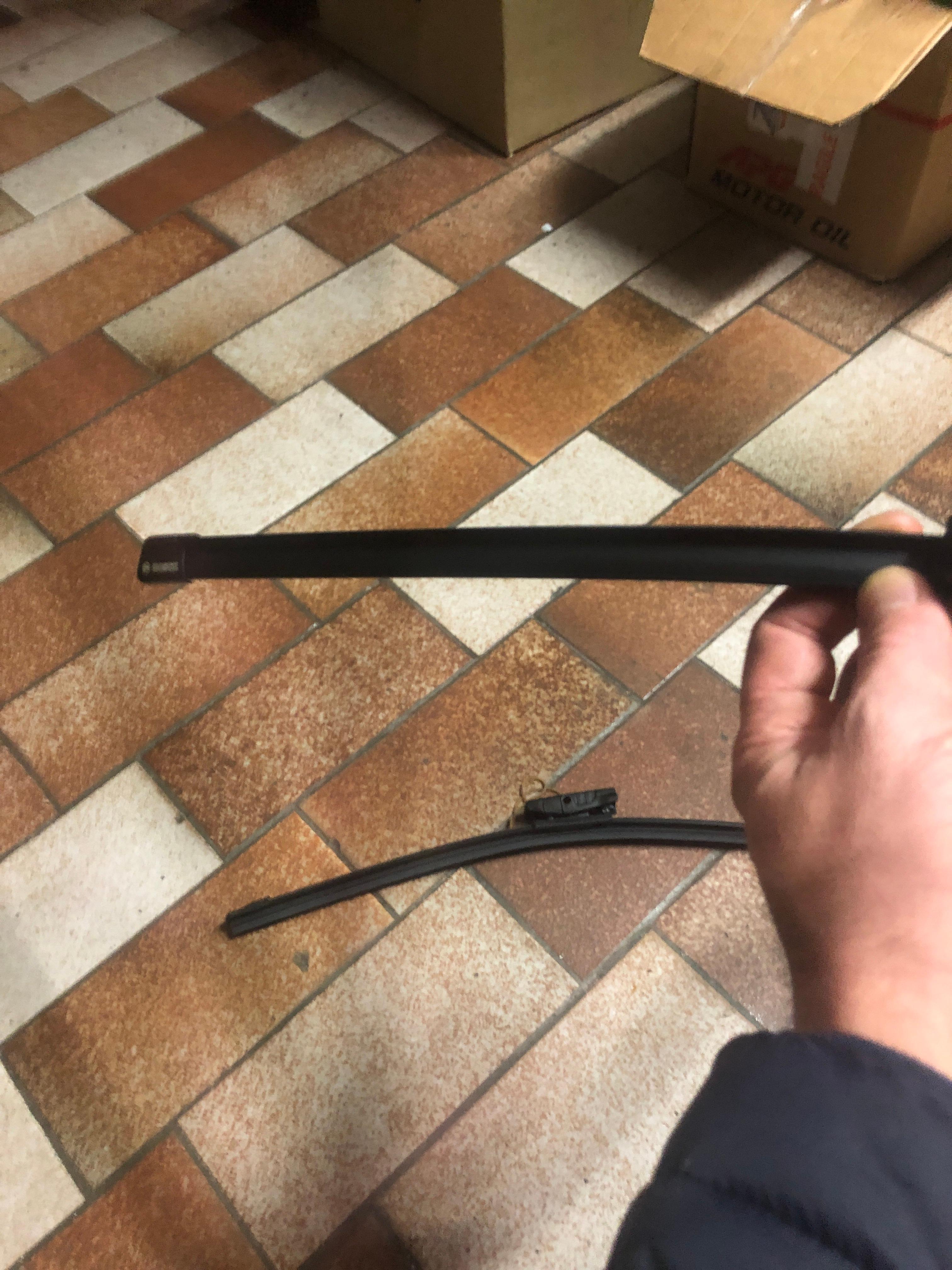 Bosch Spazzole tergicristallo Aerotwin Multi-Clip AM467S anteriori 2 pezzi flat blade
