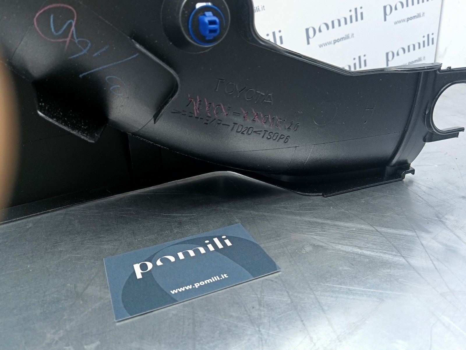 Pomili Lamierati esterni Copertura rivestimento ruota di scorta Toyota RAV4 (2006-09) 76805-42010-B0 nuova