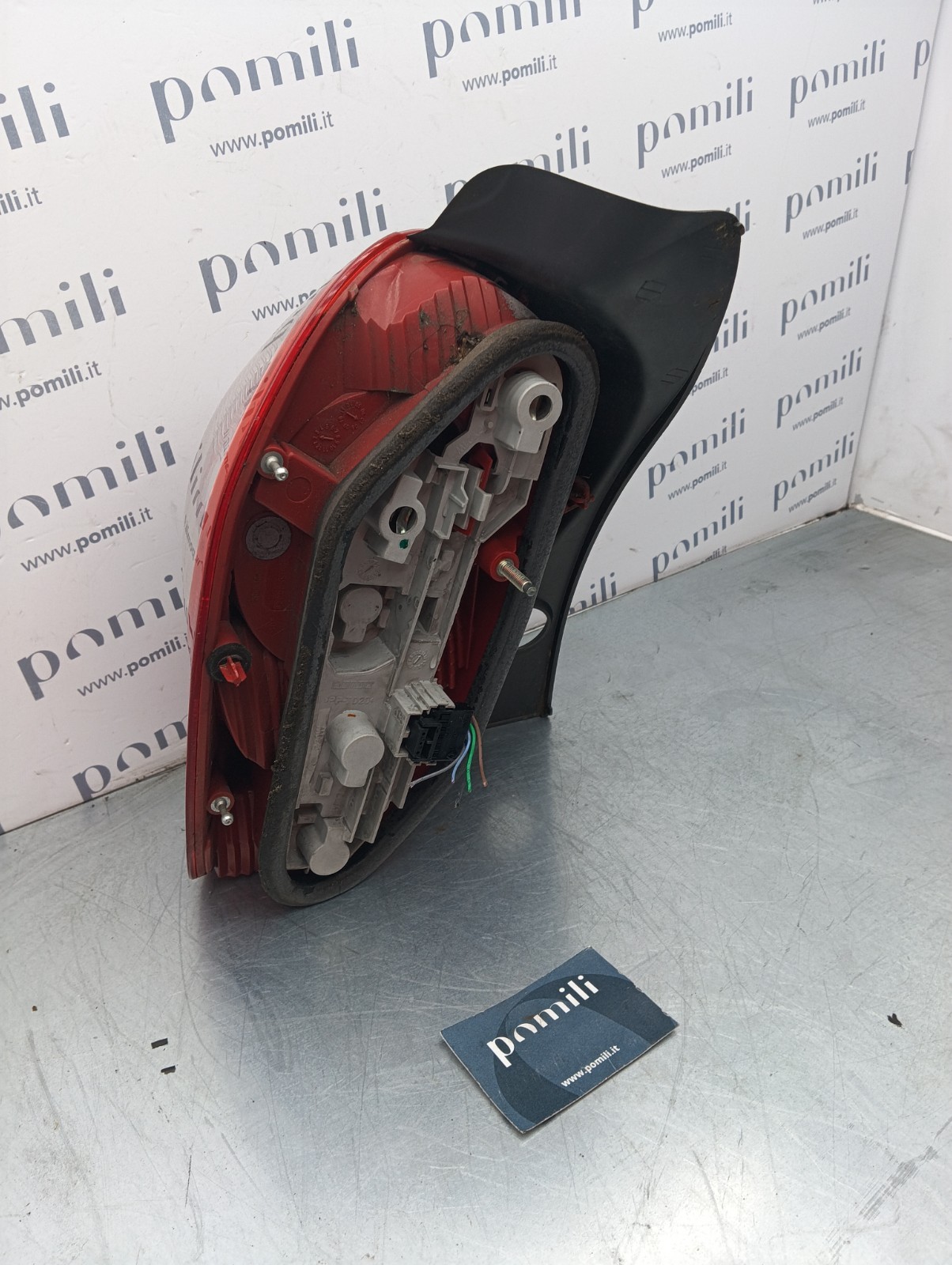 Pomili Fanaleria Fanale posteriore destro Renault Modus 8200655990 usato