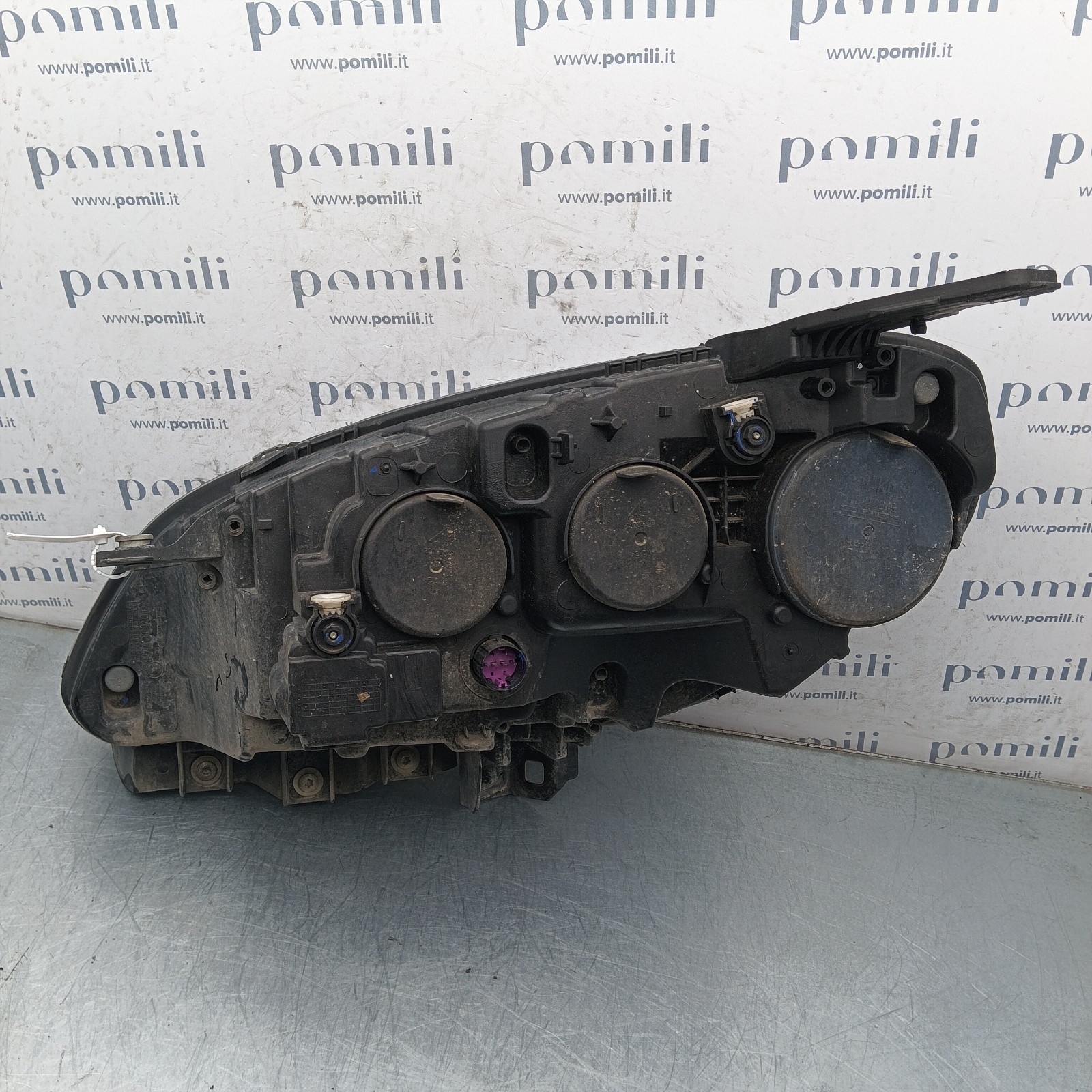 Pomili Fanaleria Fiat Doblò II 10490748 faro anteriore destro usato