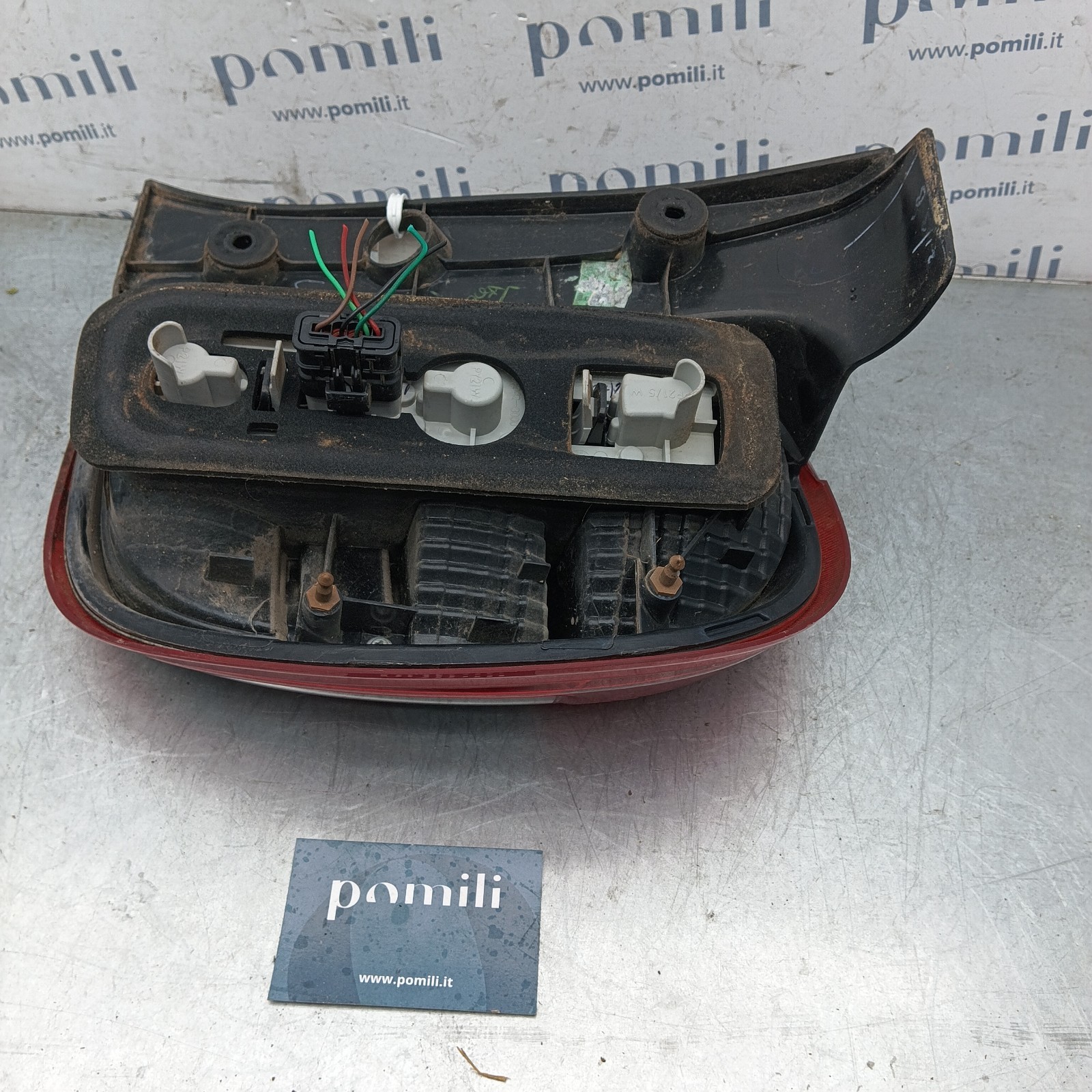 Pomili Fanaleria Fanale posteriore sinistro Nissan Micra K13 (2010-2017) 89050366 fanale usato