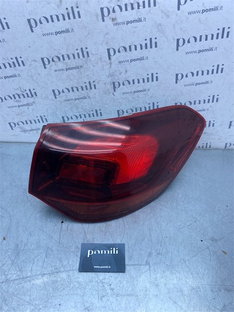 Pomili Fanaleria Fanale post. parte est. DX OPEL ASTRA (P10) (10/09>06/18<) usato