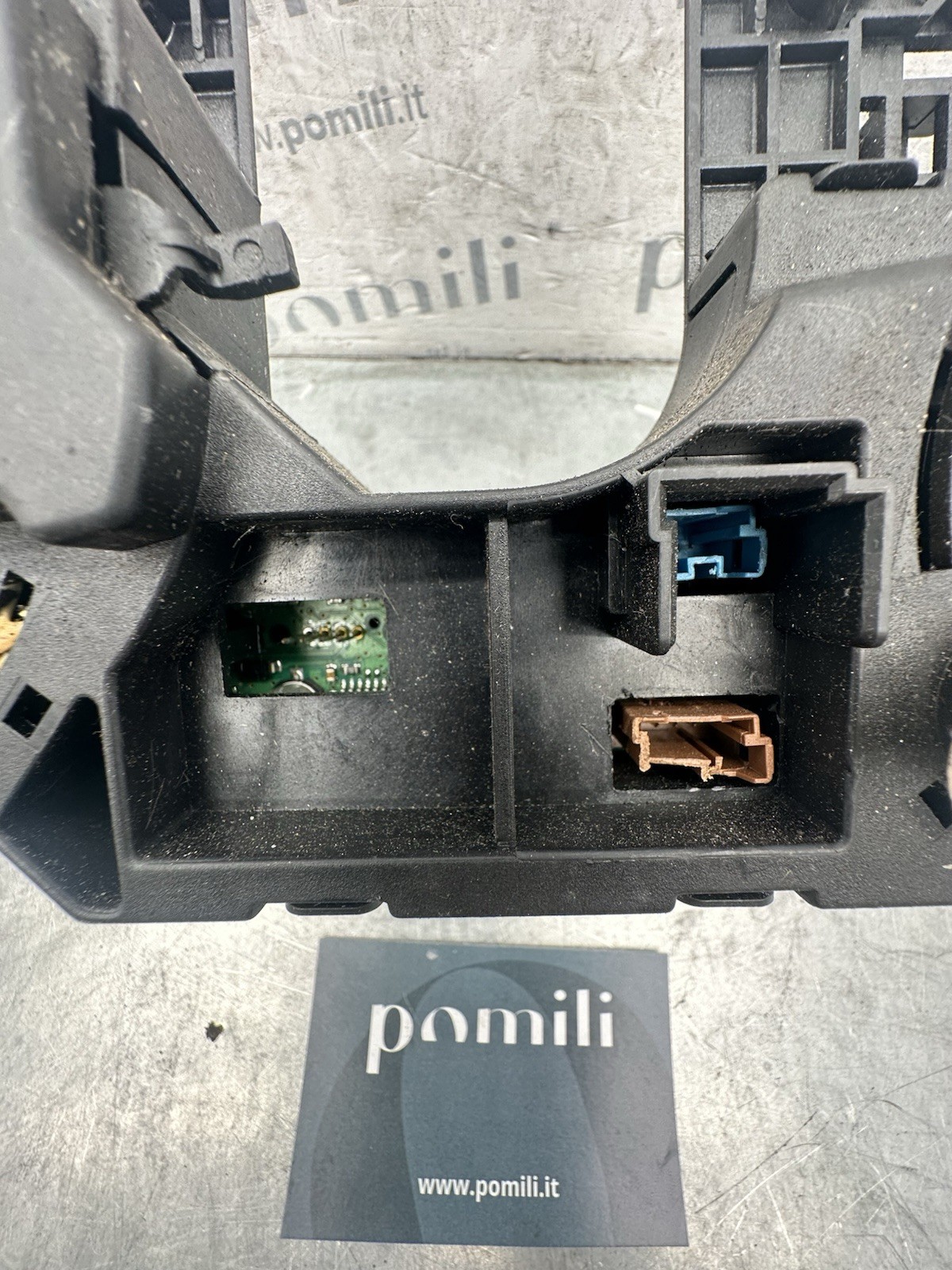 Pomili Rivestimenti interni e parti interne Devioluci Blocco Comandi Volante Peugeot 207 208 Citroen C3 96656018XT usato