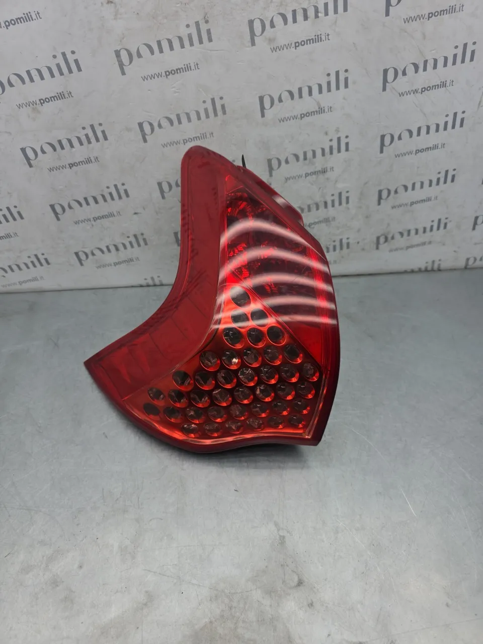 Pomili Fanaleria Peugeot 3008 fanale posteriore sinistro usato